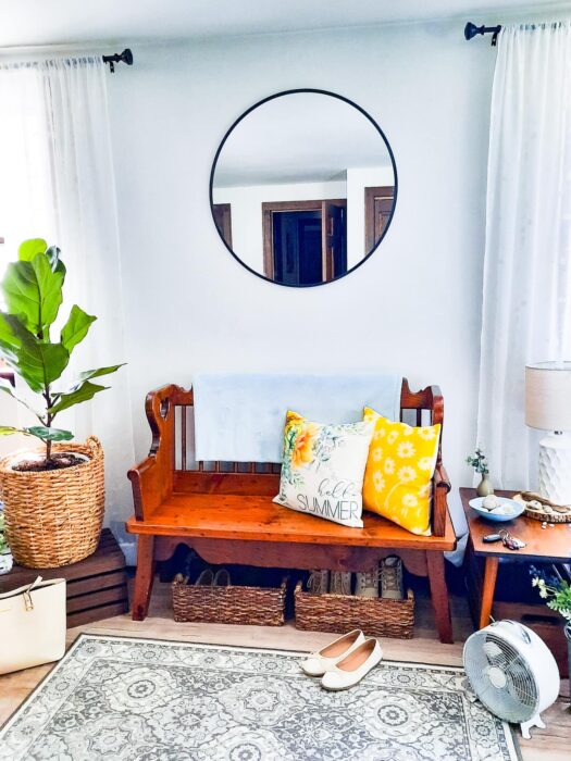 Summer Farmhouse Entryway Bench Ideas