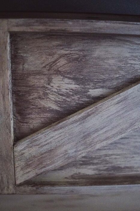 Farmhouse Barn Door Using Gel Stain for the Realistic Wood Grain