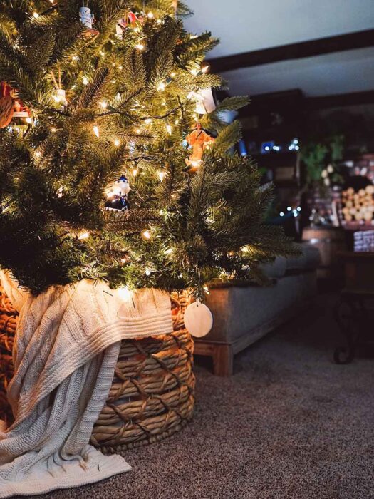 10 Unique Christmas Decor Ideas for a Farmhouse