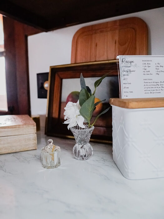 Vintage Farmhouse Kitchen Counter Decor Hacks to Try