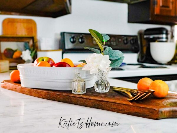 Farmhouse Kitchen Counter Decor Hacks- 4 Simple Yet Striking Kitchen Island Centerpiece Ideas