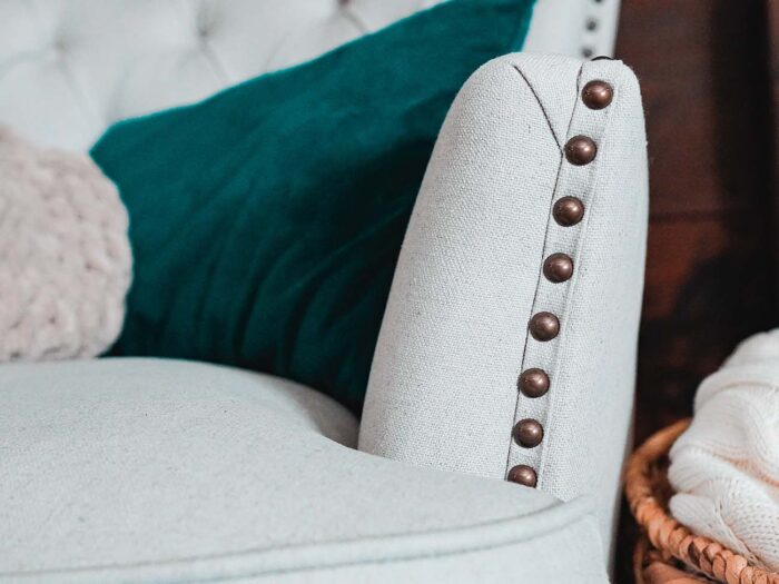 How an Accent Chair Can Transform Your Modern Farmhouse Living Room in Just 5 Steps