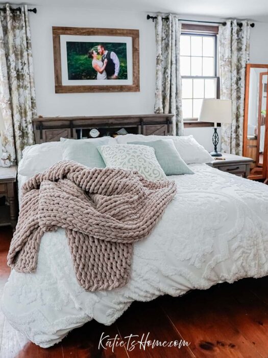 5 Chunky Knit Throw Blanket Styles from Katie T's Home