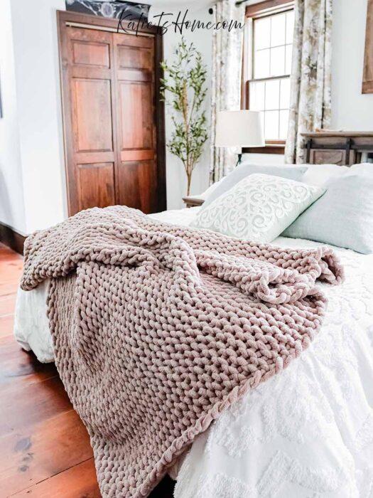 Stunning Styles for a Chunky Knit Throw Blanket in 5 Ways