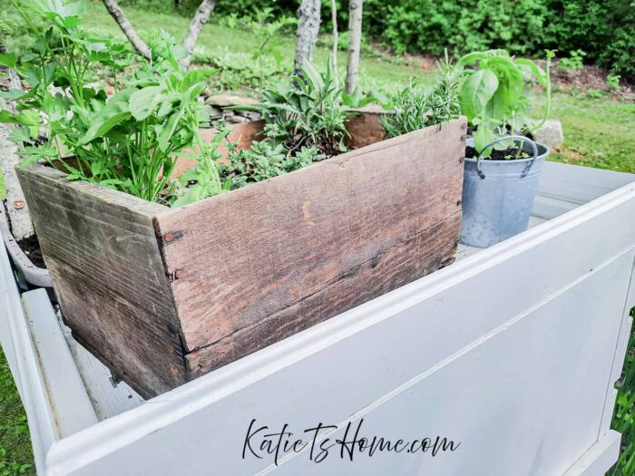 Potting Station for Gardening and Outdoor Projects- Katie T's Home