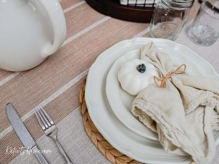 Secrets of an Instagram-Worthy Friendsgiving Table- Modern Cottage with Katie T's Home