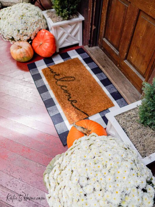 Cozy Fall Porch Decorating Ideas for a Cozy Cottage Home- Homemaking with Katie T's Home